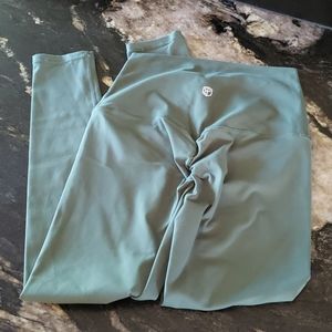 NWOT BP Lift Yourself Up leggings